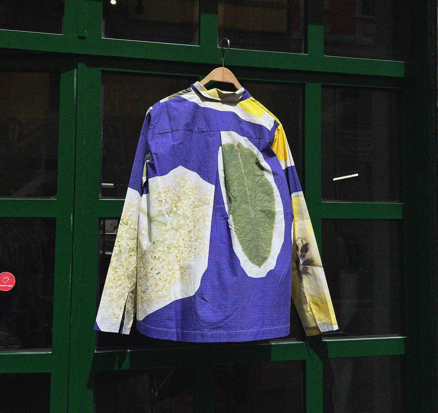 Camicia Sfondo "Collage Indaco"