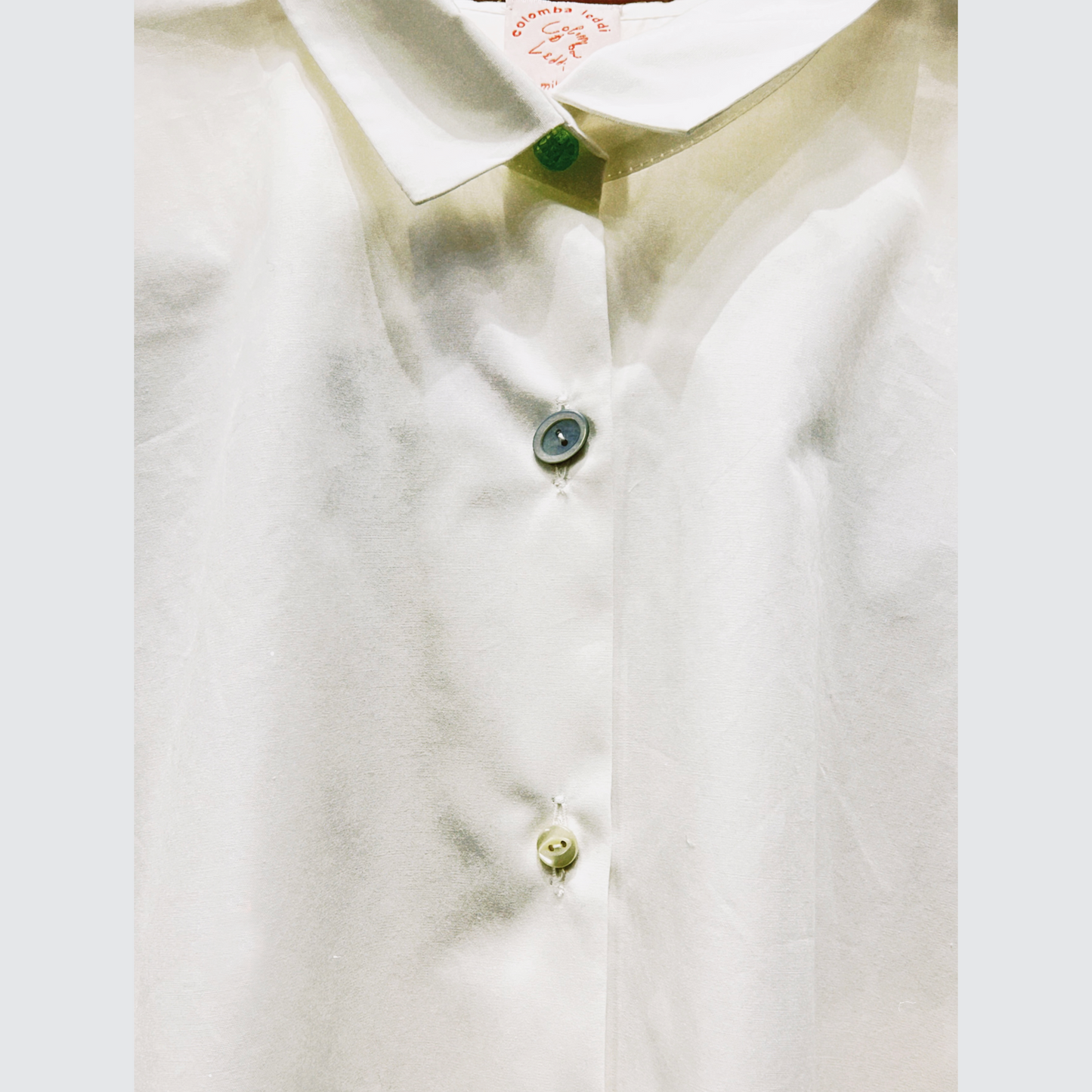 Camicia Sfondo "Bottoni Gioiello"