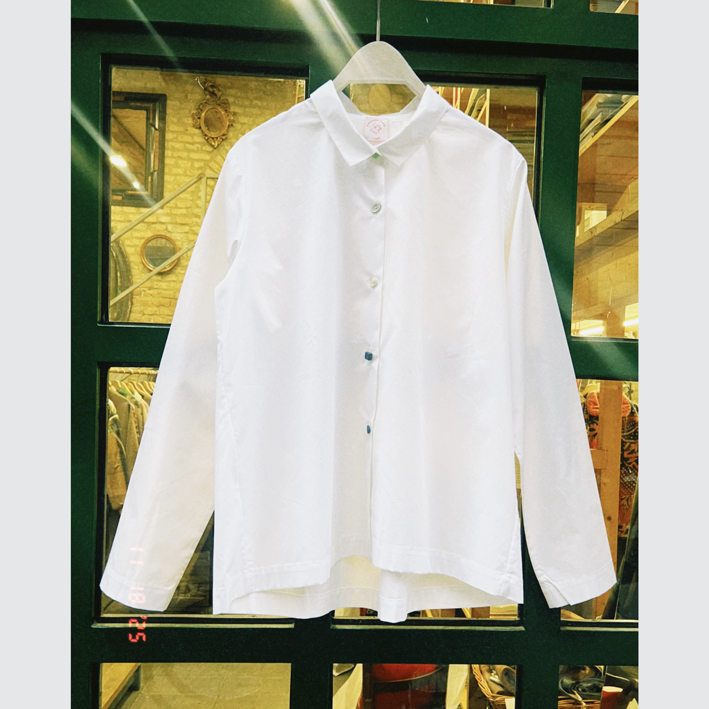 Camicia Sfondo "Bottoni Gioiello"