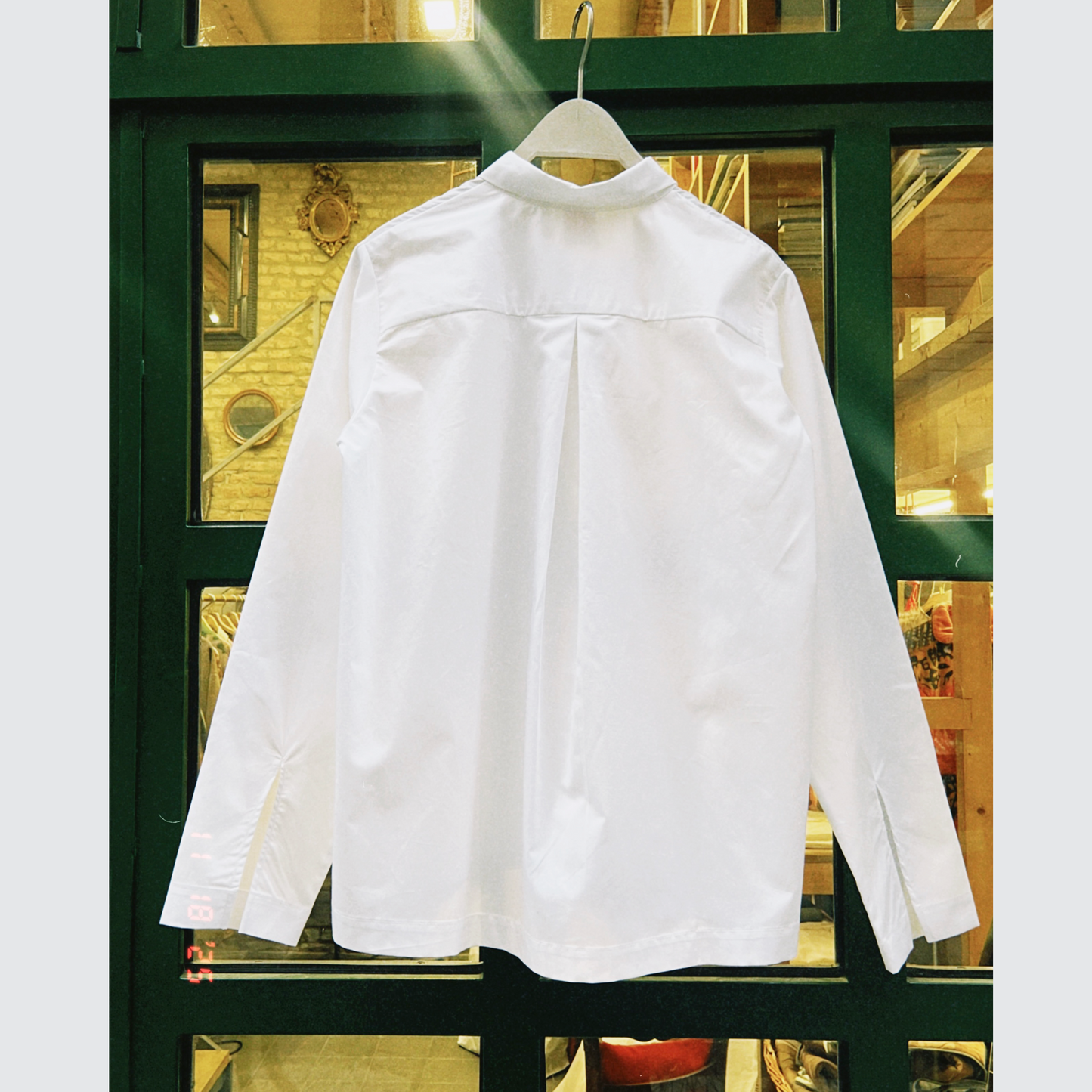 Camicia Sfondo "Bottoni Gioiello"